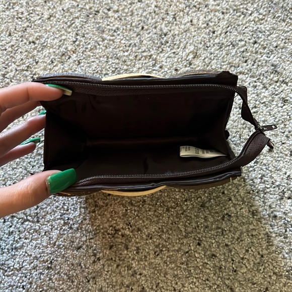 YOA Coconut Shell Clutch - Picture 4 of 4